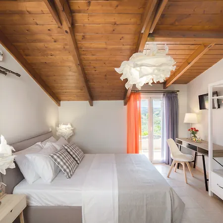 Provenza Hébergement de vacances Anafonítria